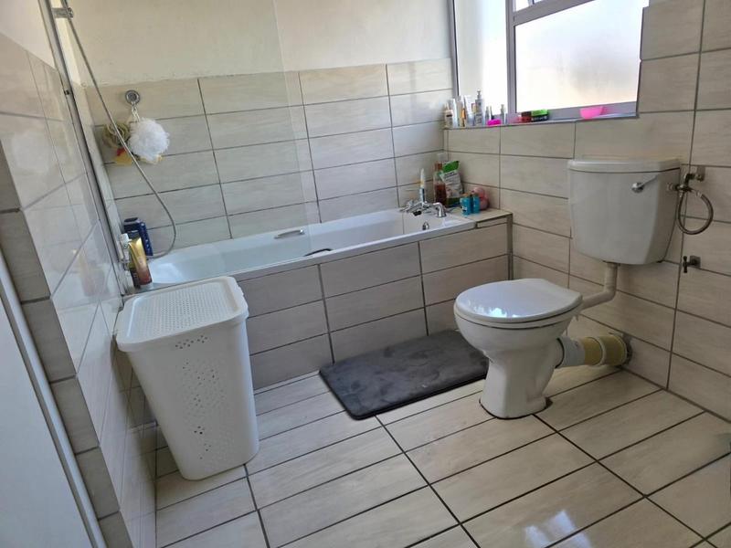 To Let 2 Bedroom Property for Rent in Bloubergrant Western Cape